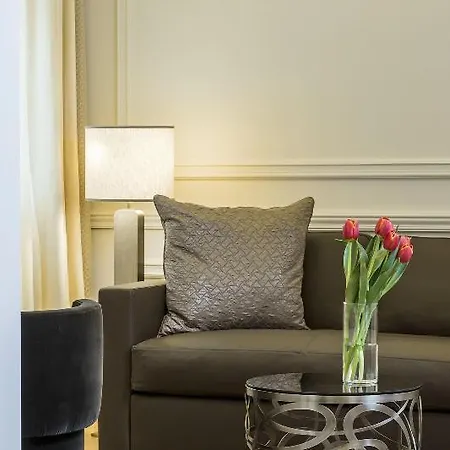 Otel 3 Sixty & 4*