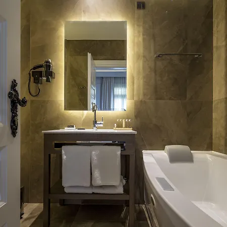 Otel 3 Sixty &