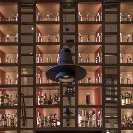 Otel 3 Sixty & Anabolu