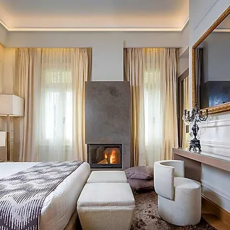 Hotel 3 Sixty & 4*