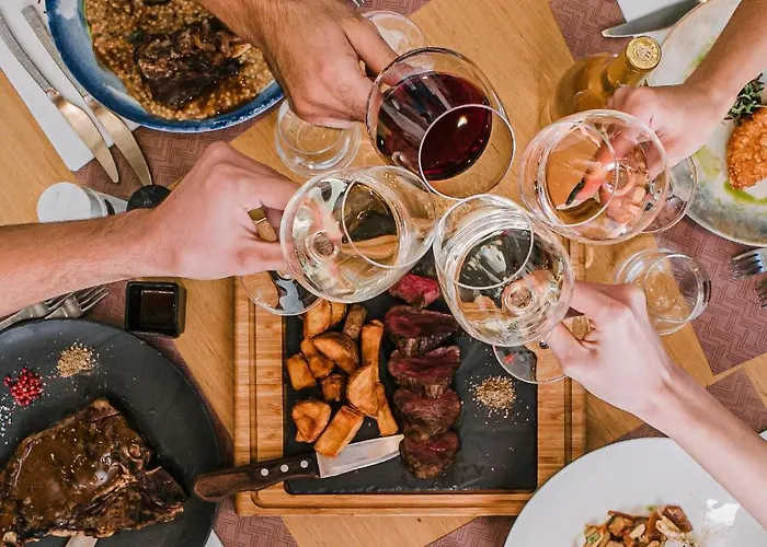 3 Sixty & فندق 4*