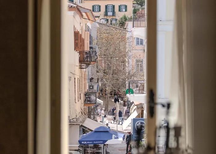 3 Sixty & 4* نافبليو